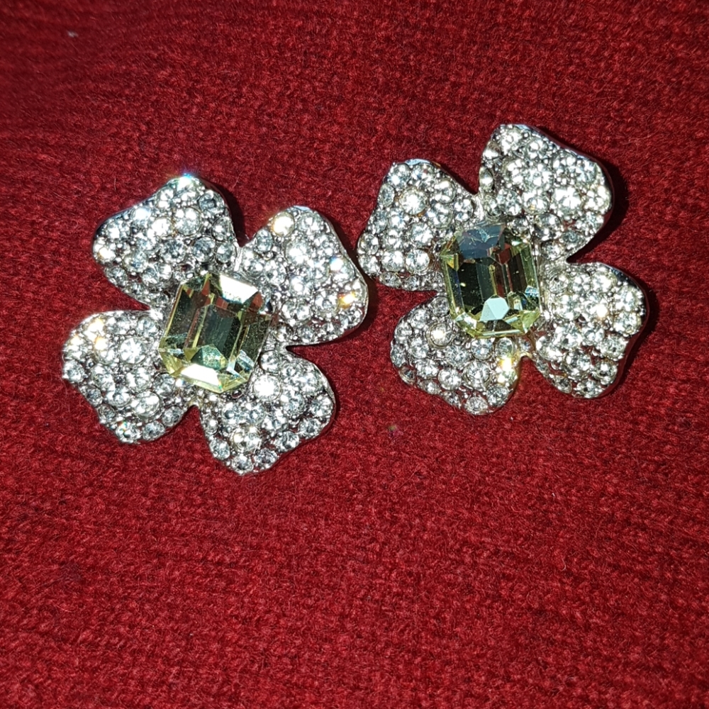 KENNETH JAY LANE vintage clip on earings